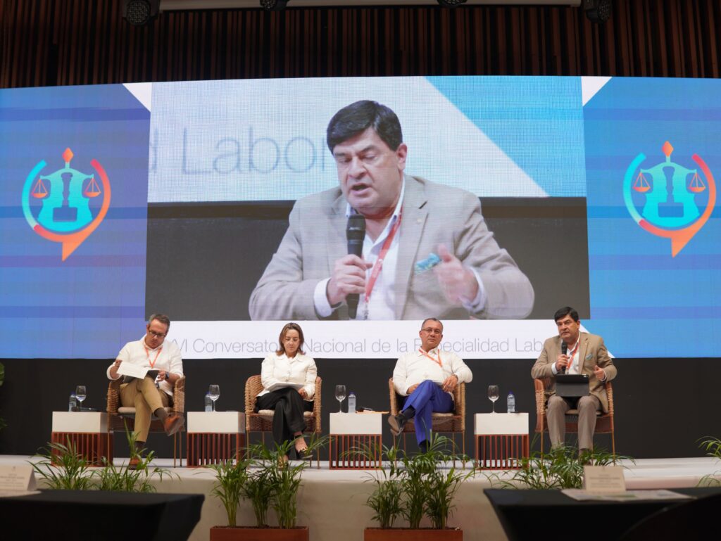 Imagen de los panelistas del XVI congreso nacional de la especialidad laboral